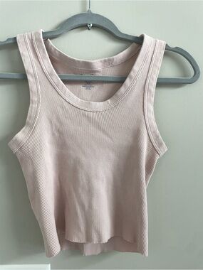 Brandy Melville Ribbed Tank Top in Light Pink - Classic Scoop Neck